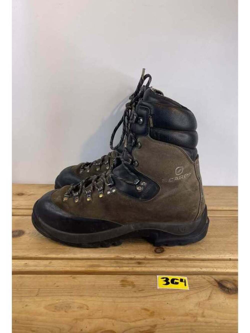 Scarpa Gore-Tex Mountaineering Backpacking Boots Vibram Men’s US 11⅔ EU 45.5